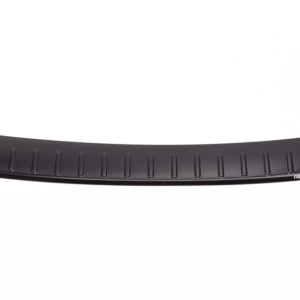 ClimAir®* Oblikovana zaščita zadnjega odbijača, sijoče črna